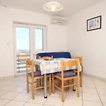 8377a شقة